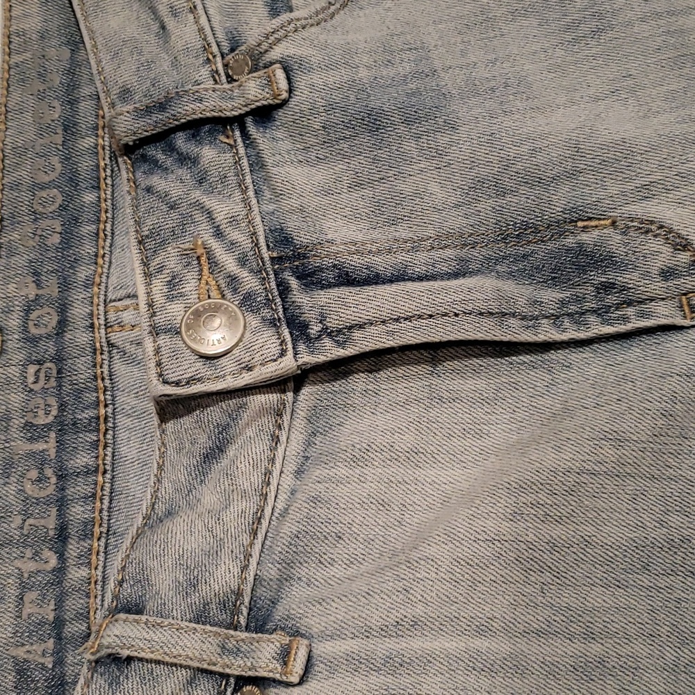 ARTICLES OF SOCIETY nwot NANCY Bermuda Jean Shorts Paint Distressed Women's 31 - Picture 15 of 16